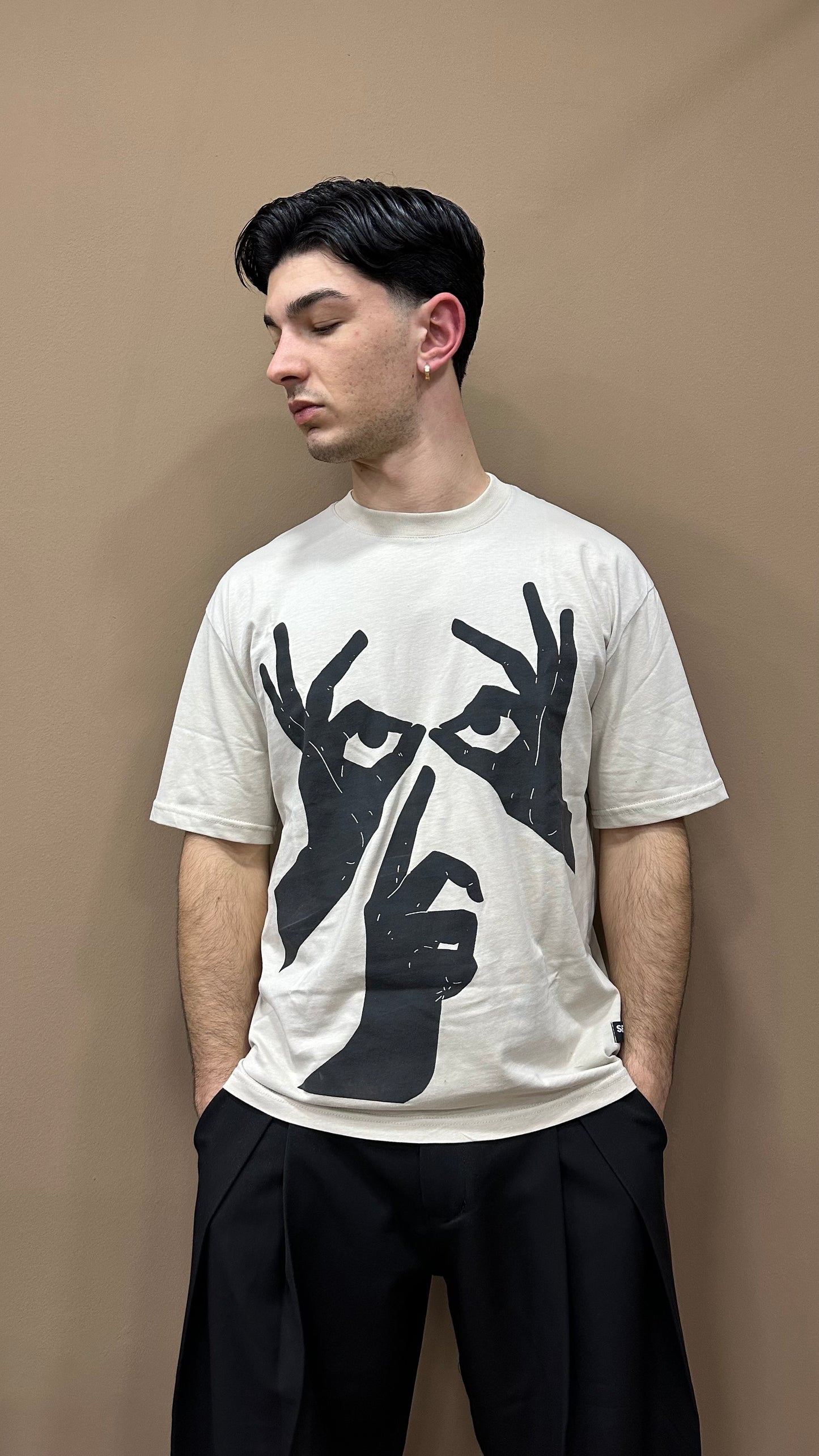 T-shirt facenoface
