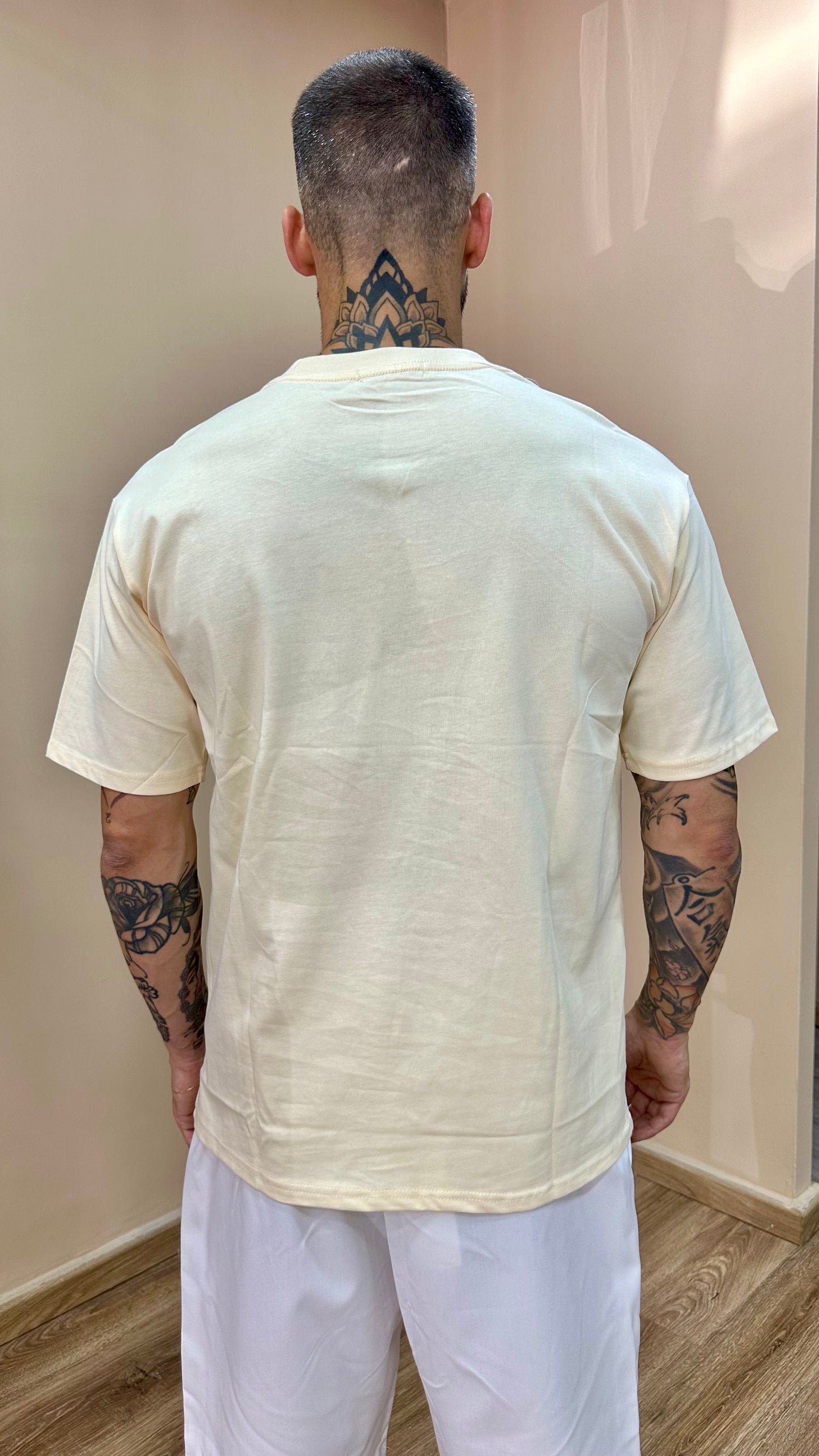 T-shirt beige